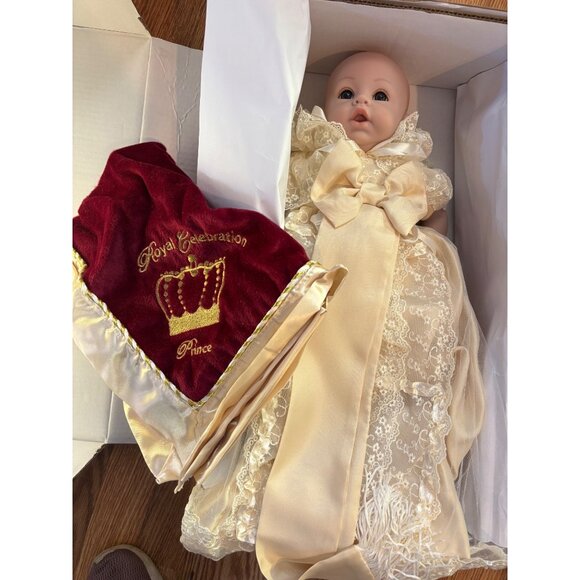 ADORA Royal Doll16" Prince George Exclusive 2013 Commemorative Edition Mint Box - Picture 1 of 8